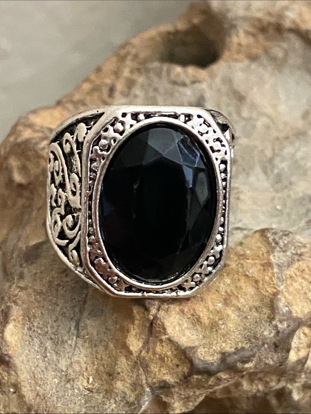 5/$10❤️❤️❤️NEW Silver Tone Zinc Alloy Faceted Acrylic Cabochon Ring